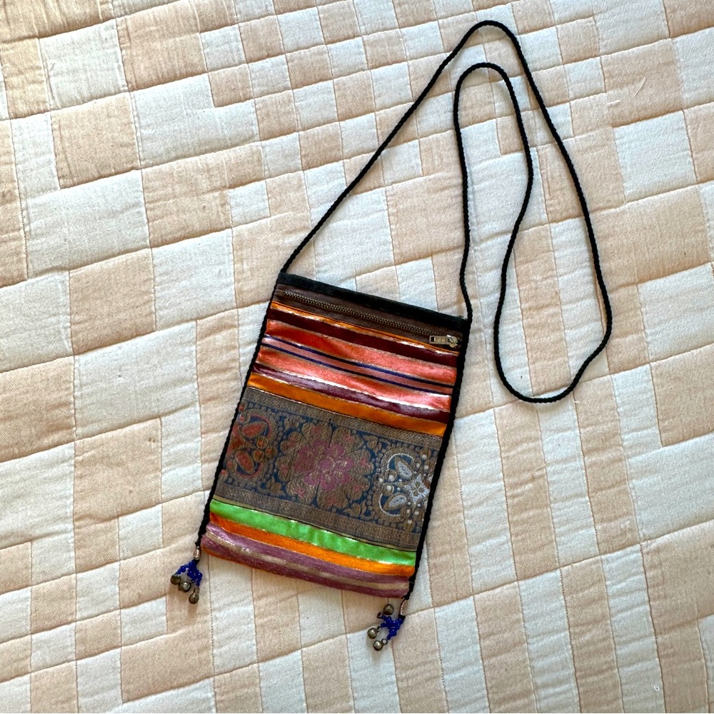 NEW Boho Sari Crossbody Purse, Stunning‎ Condition